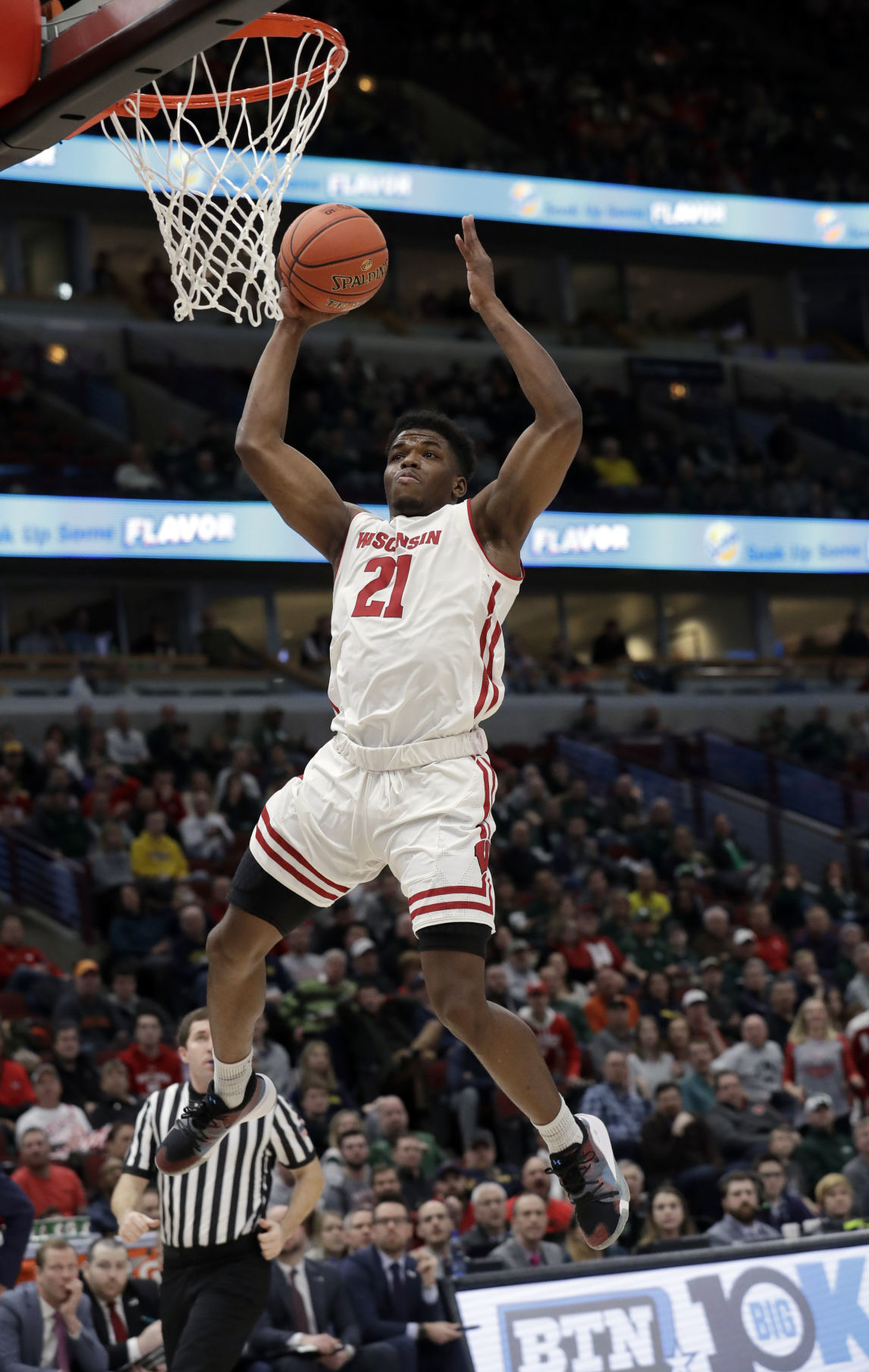 Badgers 66, Cornhuskers 62